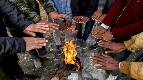 दिल्ली-NCR में हल्की धुंध, पंजाब-हरियाणा में शीतलहर का अलर्ट; वीकेंड ट्रिप पर कोहरे पड़ सकता है कोहरे का साया दिल्ली-NCR में हल्की धुंध, पंजाब-हरियाणा में शीतलहर का अलर्ट; वीकेंड ट्रिप पर कोहरे पड़ सकता है कोहरे का साया