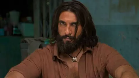 सुबह से लेकर शाम तक मुंबई-पुणे में हॉउसफुल Dhurandhar, हाई डिमांड पर बढ़ाना पड़ा शो; खचाखच भरे थिएटर सुबह से लेकर शाम तक मुंबई-पुणे में हॉउसफुल Dhurandhar, हाई डिमांड पर बढ़ाना पड़ा शो; खचाखच भरे थिएटर