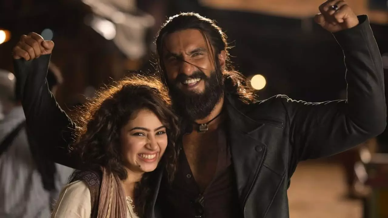 कास्टिंग डायरेक्टर Mukesh Chhabra का खुलासा, क्यों की Ranveer Singh के ऑपोज़िट 20 साल छोटी Sara Arjun को किया कास्ट?