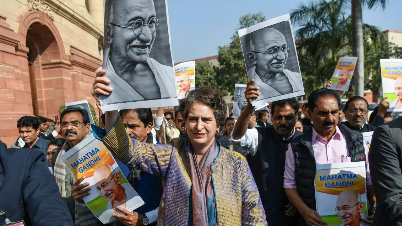 ‘राम का नाम बदनाम न करो’, मनरेगा की जगह वीबी जी रामजी बिल पर संसद से सड़क तक संग्राम, प्रियंका का प्रोटेस्ट, गांधी पर बवाल क्यों?