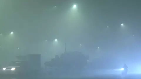 कोहरे की मार के साथ जहरीली होती जा रही है दिल्ली, IMD ने जारी किया येलो अलर्ट; 450 के पार पहुंचा AQI कोहरे की मार के साथ जहरीली होती जा रही है दिल्ली, IMD ने जारी किया येलो अलर्ट; 450 के पार पहुंचा AQI