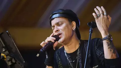 Zubeen Garg Death Case: 3 महीने बाद गुवाहाटी कोर्ट में पहली सुनवाई, एक-एक आरोप का होगा हिसाब Zubeen Garg Death Case: 3 महीने बाद गुवाहाटी कोर्ट में पहली सुनवाई, एक-एक आरोप का होगा हिसाब