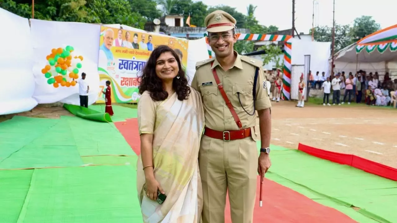 मिलिए  IAS-IPS पति-पत्नी  की जोड़ी से, जो छत्तीसगढ़ में कर रहे नक्सलवाद को खत्म