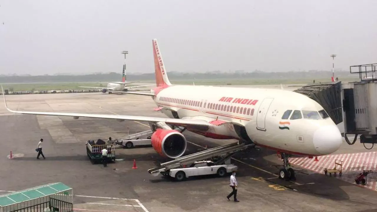 त्योहारों पर यात्रियों को मिलेगा सुनहरा तोहफा, एविएशन मंत्री ने किया यह ऐलान