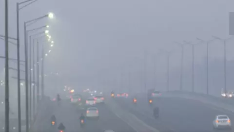 दिल्ली-यूपी समेत इन राज्यों में कोहरे का कहर, AQI पहुंचा 340; शीतलहर को लेकर IMD का ऑरेंज अलर्ट दिल्ली-यूपी समेत इन राज्यों में कोहरे का कहर, AQI पहुंचा 340; शीतलहर को लेकर IMD का ऑरेंज अलर्ट