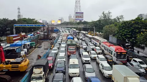 BS-4 वाहन को इजाजत और बेकाबू प्रदूषण पर SC की दिल्ली सरकार को फटकार, जब तक AQI खराब; तब तक नहीं दे सकते छूट