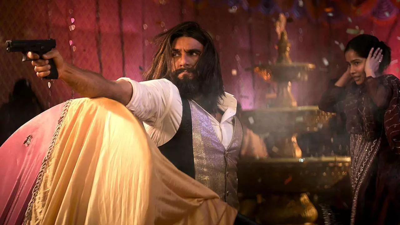 Dhurandhar movie box office Collection Day 13: धुरंधर ने 13 दिनों में 437 करोड़ रुपये पार; क्रिसमस पर होगा बड़ा धमाका