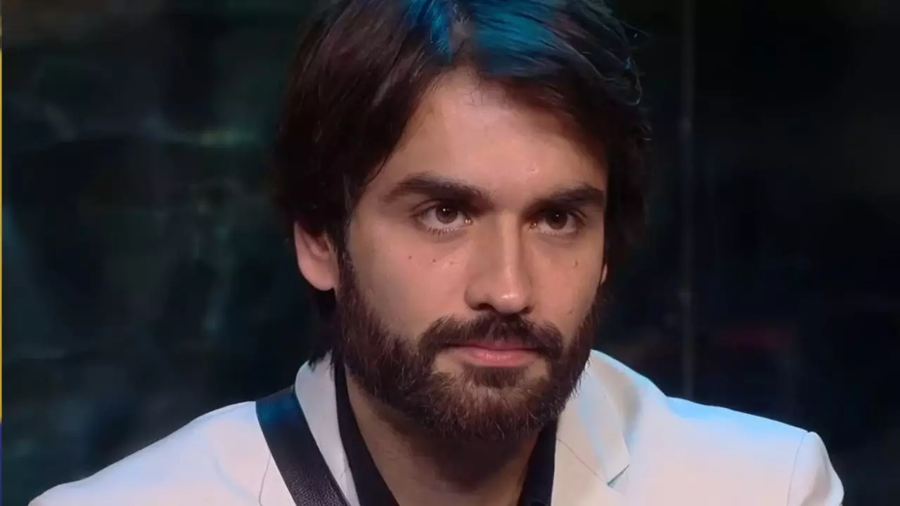 ऑर्डर मत सुना लड़की... चाहत पांडे पर भड़के विवियन डीसेना, सोने को लेकर हुआ हंगामा