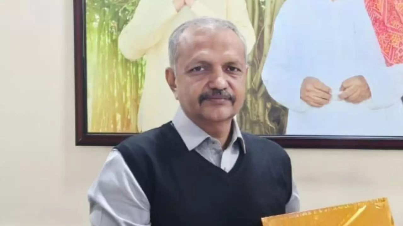 Sunil Sangwan: पूर्व जेल अधिकारी बने BJP विधायक, राम रहीम को दिया था 6 बार पैरोल, आखिर क्या है कनेक्शन?