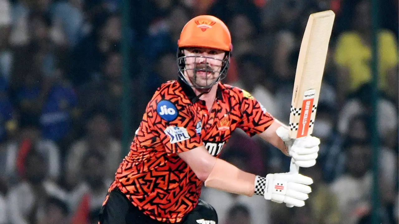 ट्रेविस हेड ने सैम करन को धो डाला, 4, 4, 6, 6, 6, 4 मार उखेड़ी बखिया, देखें वीडियो