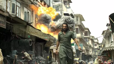 कैसे बैंकॉक में बना कराची का ल्यारी? Dhurandhar के लिए 500 मजदूरों ने 20 दिनों में 6 एकड़ पर हूबहू किया सेट तैयार कैसे बैंकॉक में बना कराची का ल्यारी? Dhurandhar के लिए 500 मजदूरों ने 20 दिनों में 6 एकड़ पर हूबहू किया सेट तैयार