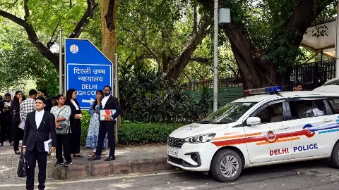 शादी खत्म होनी चाहिए, पर 1 साल का..., आपसी सहमति से तलाक पर दिल्ली हाई कोर्ट का अहम फैसला शादी खत्म होनी चाहिए, पर 1 साल का..., आपसी सहमति से तलाक पर दिल्ली हाई कोर्ट का अहम फैसला