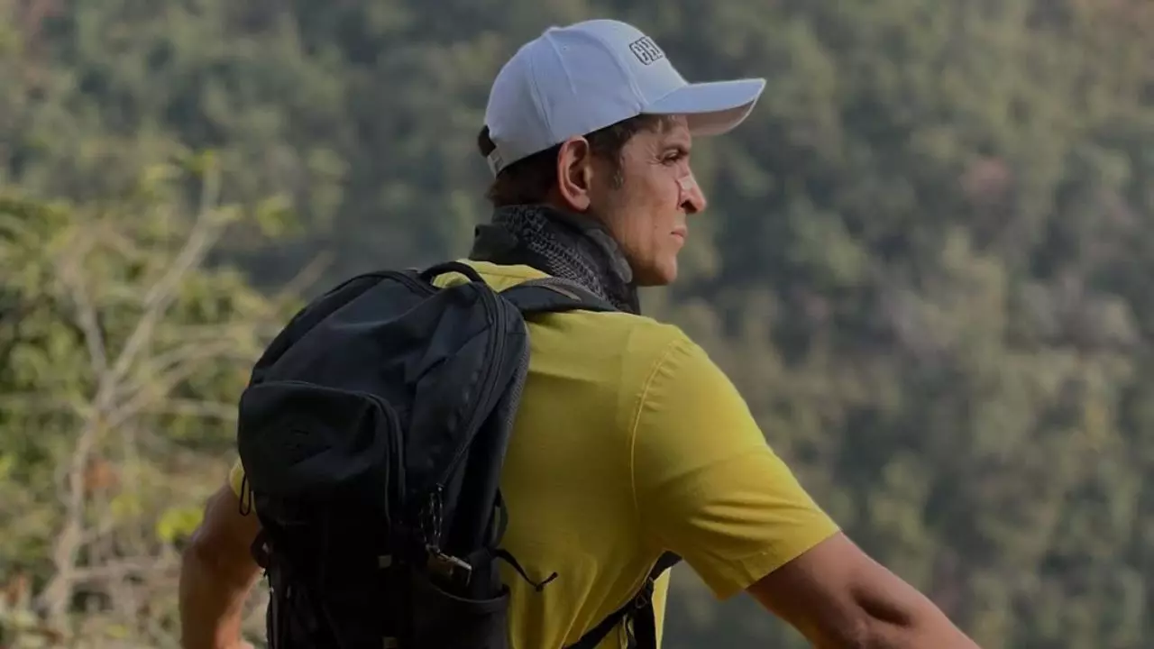 जादू मिला... उत्तराखंड की वादियों में ट्रैकिंग पर निकले Hrithik Roshan, फैंस बोले- कृष का गाना सुनेगा