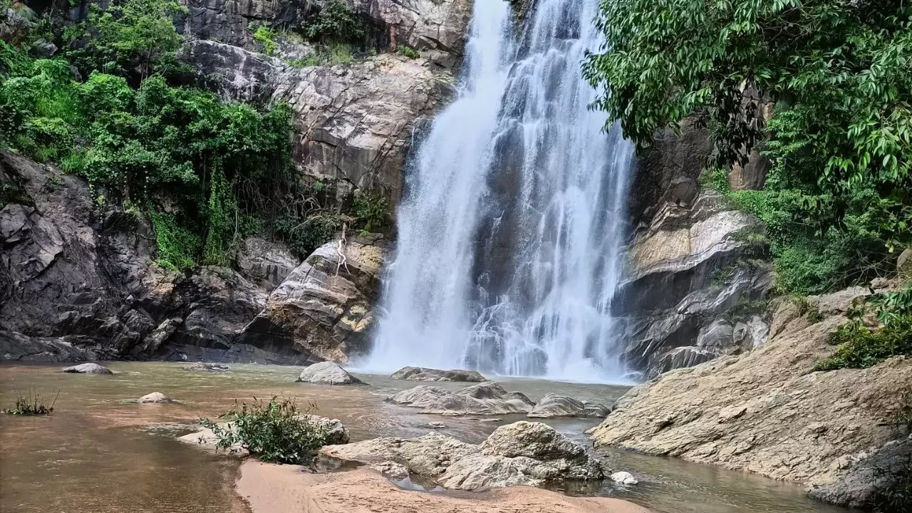 हथियार दिखाकर नाबालिग जोड़े से बनवाए संबंध, MMS बनाकर आरोपियों ने मांगे पैसे; वायरल करने की दी धमकी