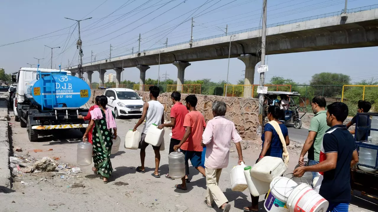 दिल्ली वालों को इस दिन 12 घंटे तक नहीं मिलेगा पानी, समय और जगह कर लें नोट