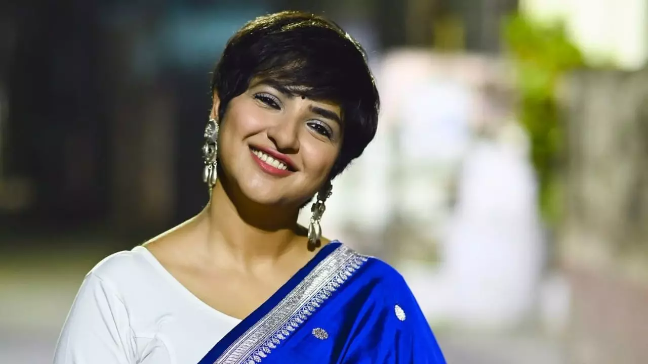 दुर्गा मां का भजन गाने वाली सिंगर Lagnajita Chakraborty कौन? महबूब मलिक की बदसलूकी के बाद चर्चा में बांग्‍ला गायिका