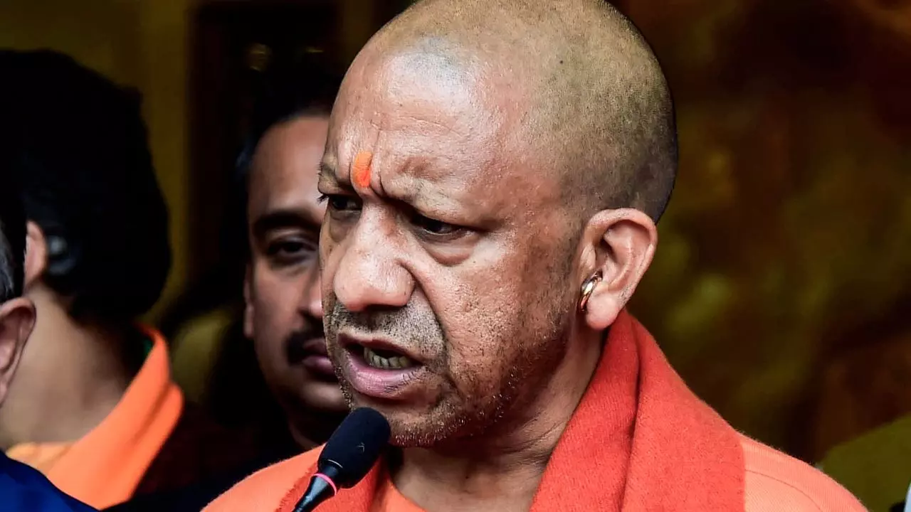 देश में दो नमूने, एक लखनऊ में दूसरा... कोडीन सिरप पर यूपी विधानसभा में हंगामा, योगी के बयान पर स्पीकर ने सुनाया राहत इंदौरी का किस्सा