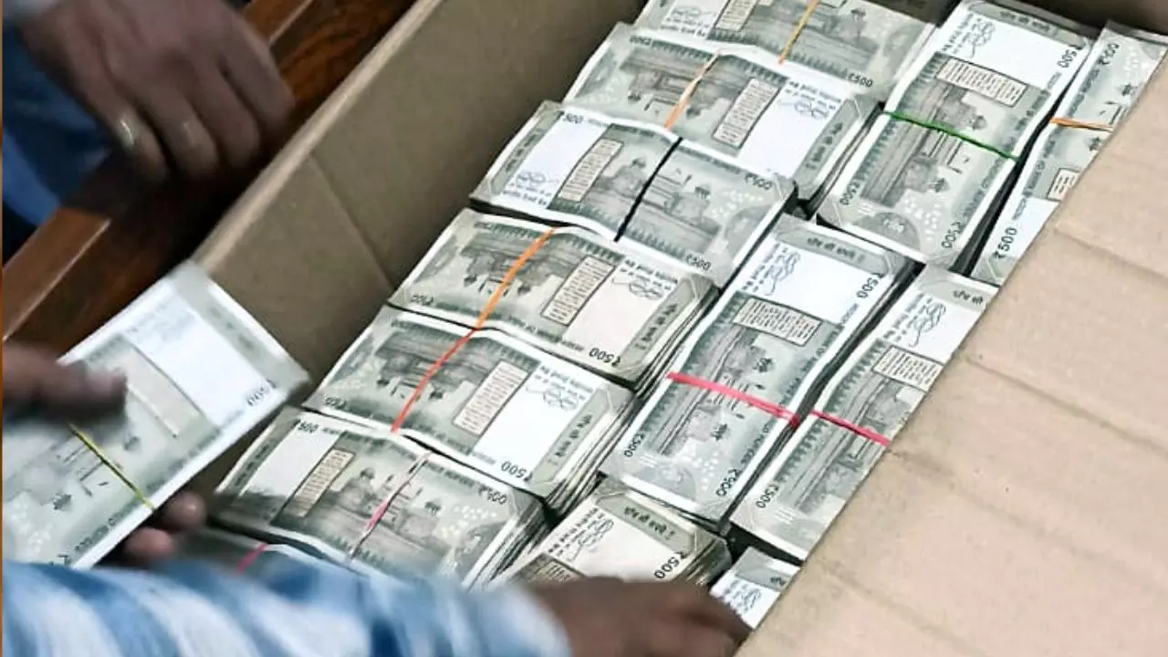 त्यौहारों में बेहिसाब खर्च से बचने के लिए इन टिप्स की लें मदद