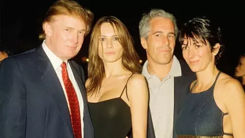 Epstein Files: विवाद के बाद DoJ ने रीस्टोर की ट्रंप की फोटो, एपस्टीन के साथ दिखी मेलानिया