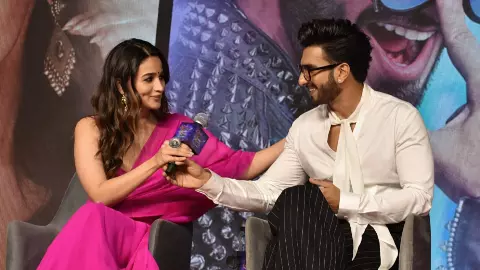 26/11 के आतंकी से भाई राहुल भट्ट की दोस्ती, क्या यही वजह है Alia Bhatt की Dhurandhar पर साइलेंस की?