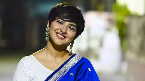 दुर्गा मां का भजन गाने वाली सिंगर Lagnajita Chakraborty कौन? महबूब मलिक की बदसलूकी के बाद चर्चा में बांग्‍ला गायिका