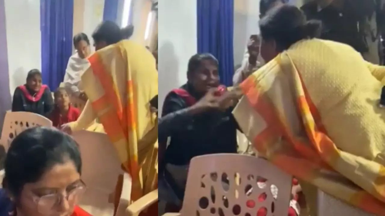 क्रिसमस चैरिटी के नाम पर धर्मांतरण का आरोप, दिव्यांग महिला का मुंह दबाया, कहा- अगले जन्म भी अंधी बनेगी... BJP नेता की गुंडई का वीडियो वायरल