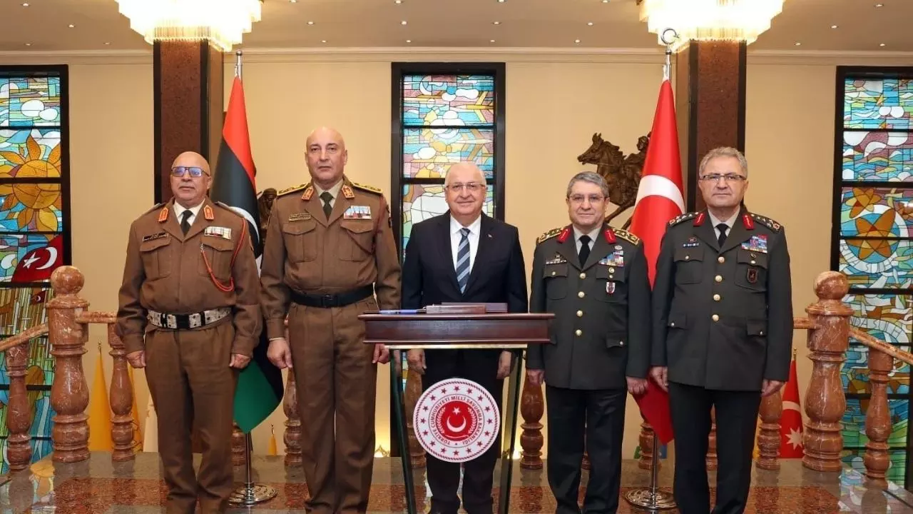 पनौती निकला आसिम मुनीर! लीबिया के आर्मी चीफ की प्लेन क्रैश में मौत, पाकिस्तान से हुई थी डिफेंस डील