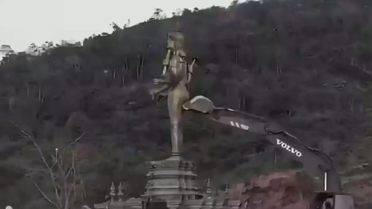 Aaj ki Taaza Khabar: थाईलैंड-कंबोडिया सीमा विवाद के बीच हिंदू देवता की मूर्ति पर चला बुलडोडर- भारत ने जताया एतराज- पढ़ें 24 दिसंबर की बड़ी खबरें