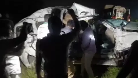 Tamil Nadu Accident: कडलूर में मौत का तांडव! बस ने दो कारों को रौंदा, 9 जिंदगियां पल भर में खत्म