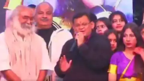 UP सरकार में मंत्री दिनेश खटीक ने कहा- मुझे श्रापित भूमि हस्तिनापुर से तीसरी बार MLA नहीं बनना | VIDEO