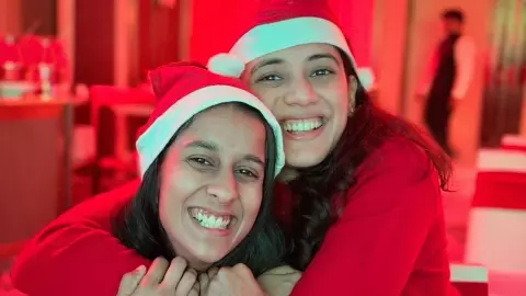 स्मृति मंधाना और जेमिमा पर चढ़ा Christmas का रंग, तस्वीरें देखकर बोले फैंस- जेमी जो जूता दिखा रही हैं वो पलाश के...