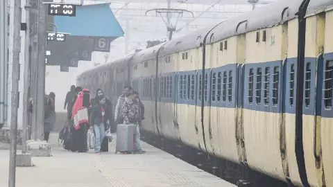 आज से ट्रेन का सफर हुआ महंगा: नए किराए लागू, जानिए किस क्लास में कितना बढ़ा दाम और क्यों बढ़ाया गया किराया