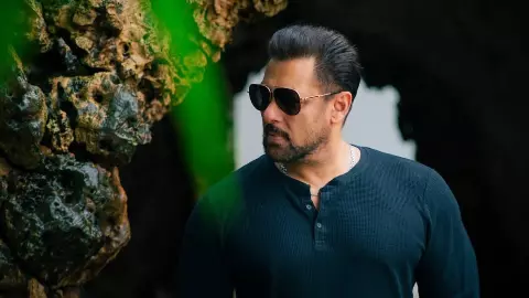 Salman Khan से लेकर अंबानी तक इन सेलेब्स के प्राइवेट यॉट नहीं है किसी महल से कम, जानें किसके पास कितनी महंगी