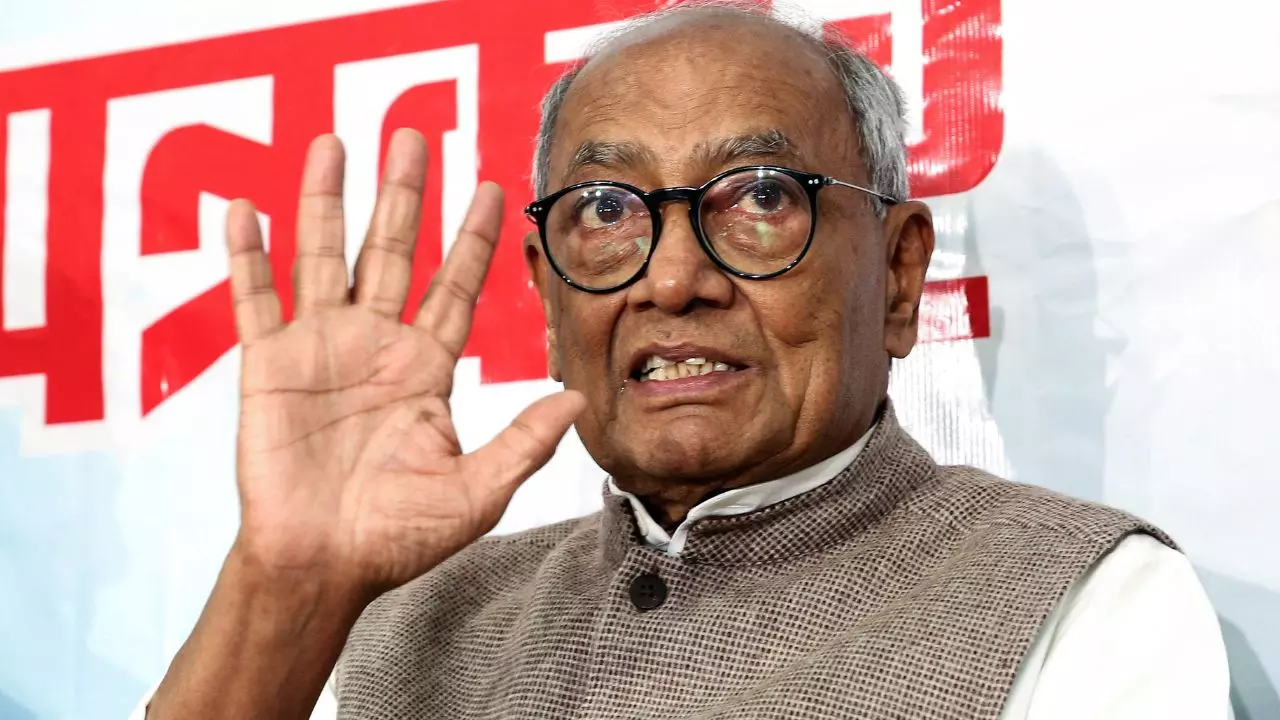 कहीं पे निगाहें कहीं पे निशाना! पीएम मोदी की पुरानी तस्वीर शेयर कर मचा दिया दिग्विजय ने हंगामा; CWC की बैठक में बवाल