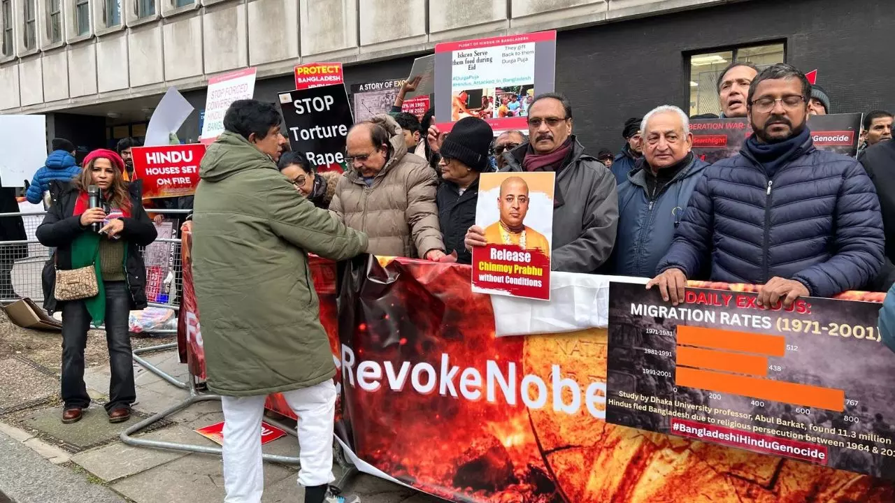 Aaj ki Taaza Khabar: लंदन में बांग्लादेश हाई कमीशन के बाहर हिंदुओं पर हमलों के खिलाफ प्रदर्शन- पढ़ें 27 दिसंबर की बड़ी खबरें