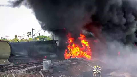 एसी कोच का ब्रेक हुआ जाम और Tata-Ernakulam Express में लग गई आग, एक यात्री की जलकर मौत