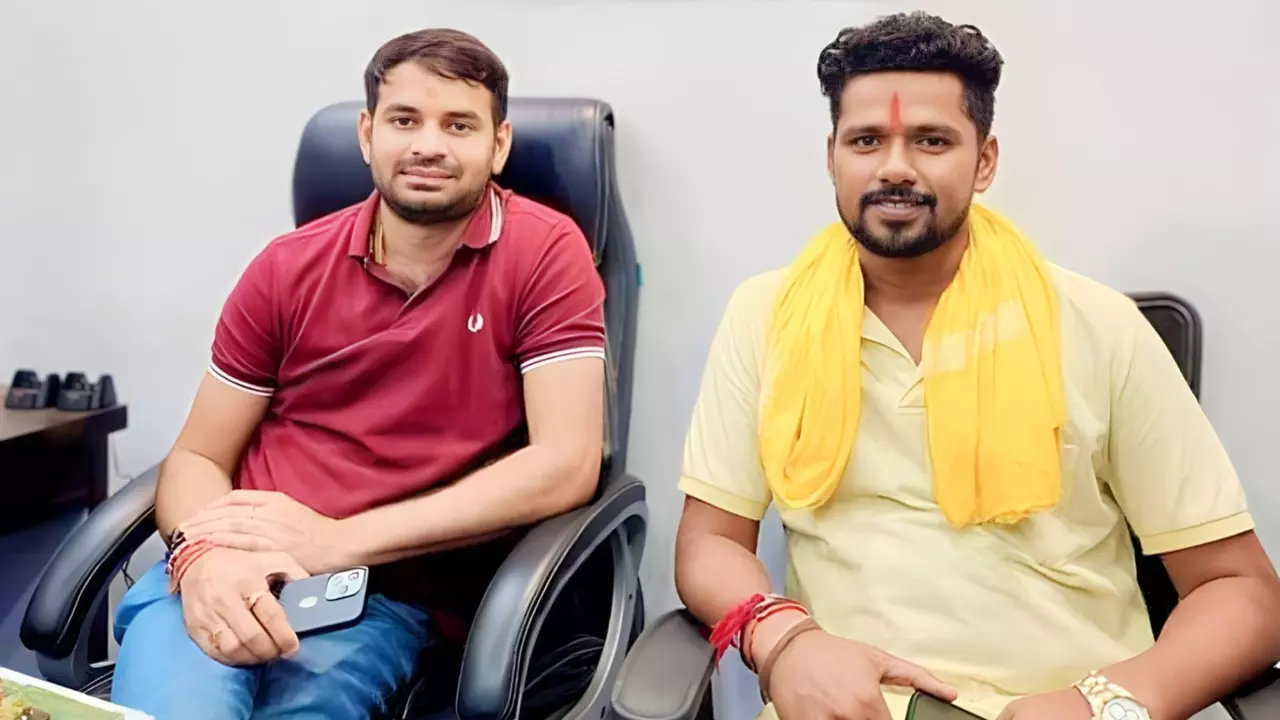 किसकी हिम्‍मत हुई जो लालू यादव के बेटे से मांग ली रंगदारी, तेज प्रताप को फोन कर धमकाने वाला संतोष रेणु यादव कौन?