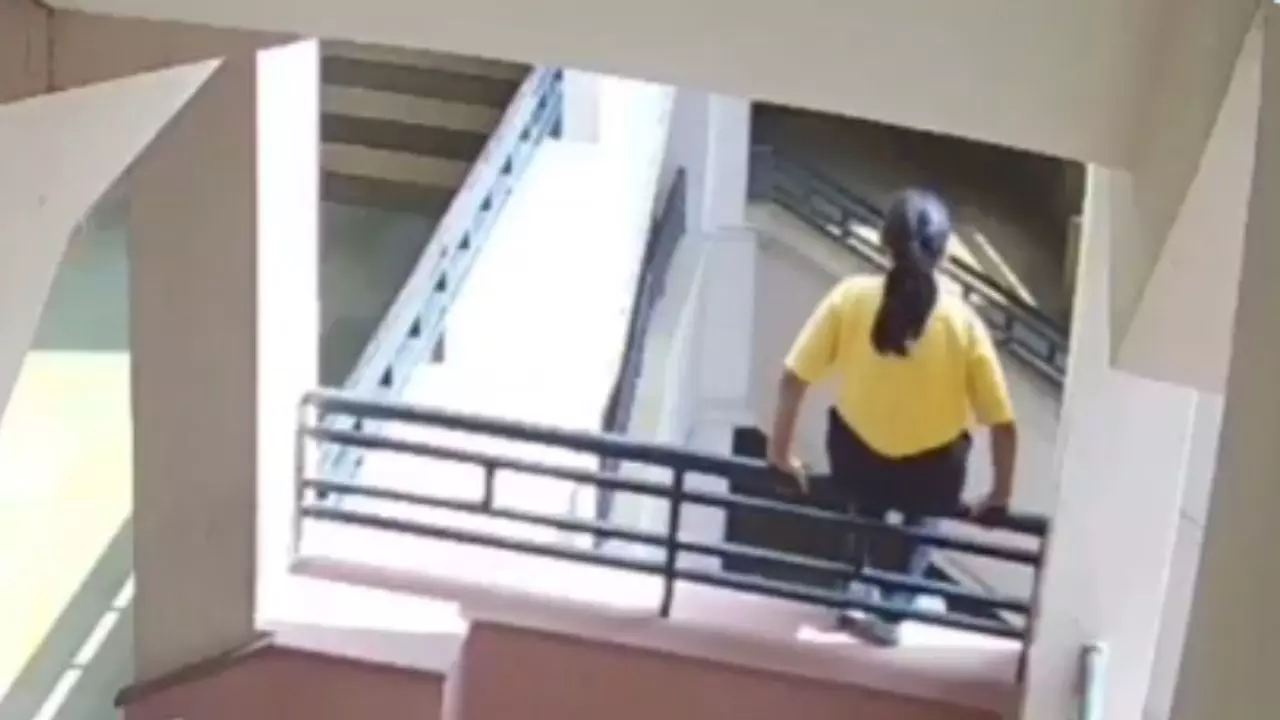 नो सेफ्टी, नो स्कूल... 9 साल की अमायरा की मौत केस को लेकर CBSE का एक्शन, रद्द की नीरजा मोदी स्कूल की मान्यता