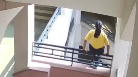 नो सेफ्टी, नो स्कूल... 9 साल की अमायरा की मौत केस को लेकर CBSE का एक्शन, रद्द की नीरजा मोदी स्कूल की मान्यता नो सेफ्टी, नो स्कूल... 9 साल की अमायरा की मौत केस को लेकर CBSE का एक्शन, रद्द की नीरजा मोदी स्कूल की मान्यता