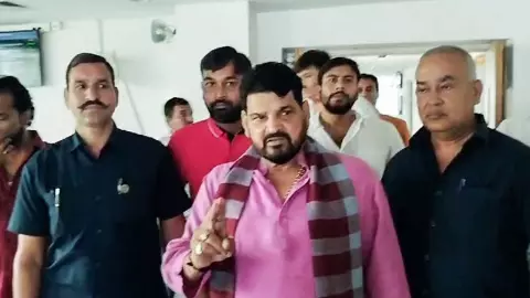 अखिलेश यादव का जताया आभार, पार्टी व्यवस्था पर कसा तंज... क्या 2029 के पहले BJP से बगावत करेंगे पूर्व सांसद बृजभूषण शरण सिंह?