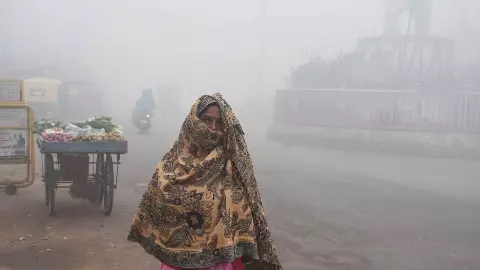 नए साल पर मुंबई में झमाझम बारिश, दिल्ली-पंजाब और राजस्थान में अलर्ट; कश्मीर घाटी में हुई बर्फबारी