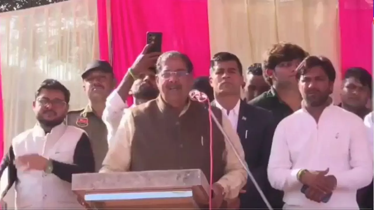 Democracy vs Mob Politics: अजय चौटाला की बातों से मचा सियासी तूफान, बोले- मौका आए तो शासकों को सड़कों पर उतारो | Video