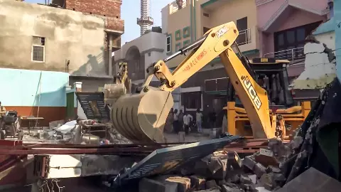 चौंमू में बवाल के बाद चला बुलडोजर, मस्जिद को लेकर हुई थी जमकर पत्थरबाजी; योगी राज से किया जा रहा कम्पेयर