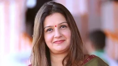 AI से महिलाओं के कम कपड़े और यौन रूप में दिखाने का ट्रेंड,  IT मंत्री को प्रियंका चतुर्वेदी ने लिखी चिट्टी