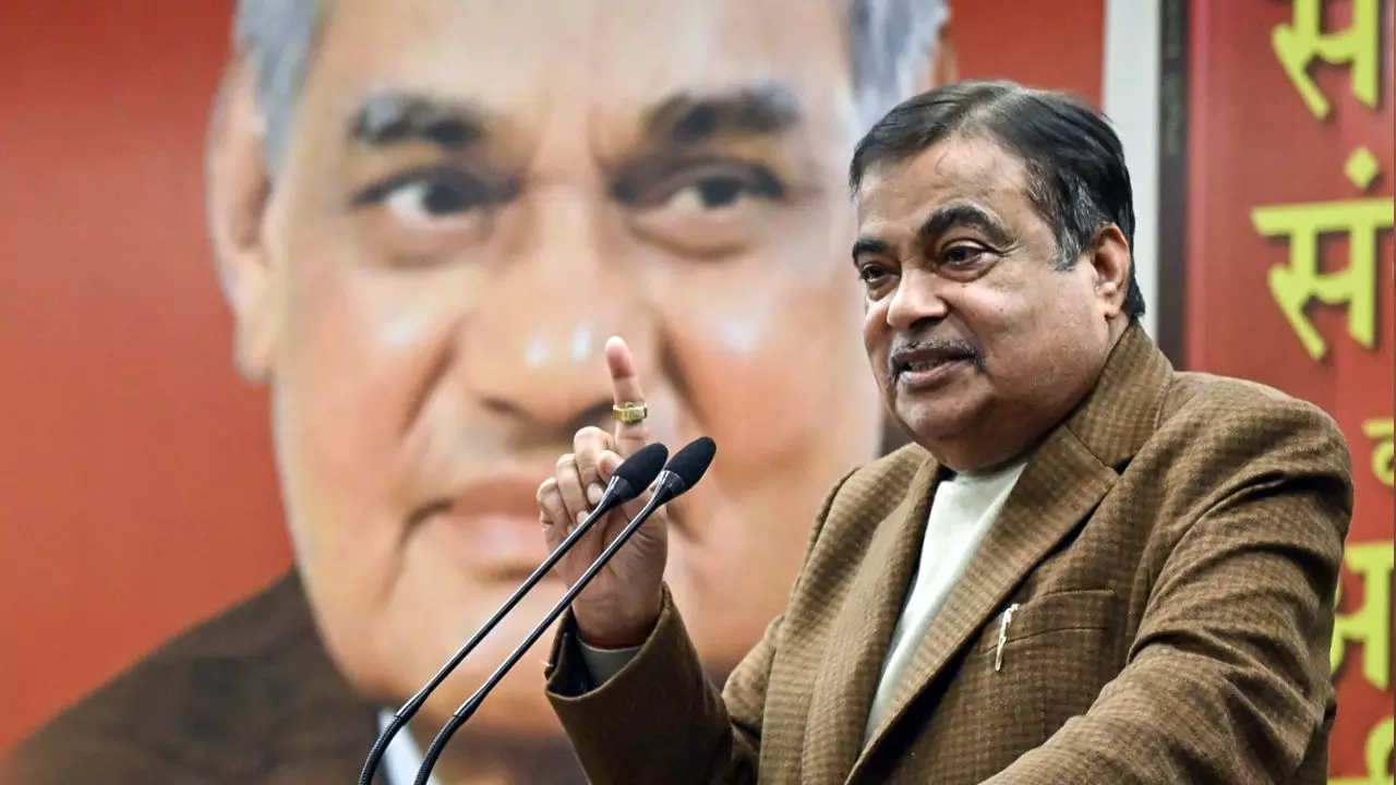 135 किलो के नितिन गडकरी ने कैसे घटाया वजन? डाइट नहीं डिसिप्लिन बना गेमचेंजर, बताया अपना Weight Loss सीक्रेट