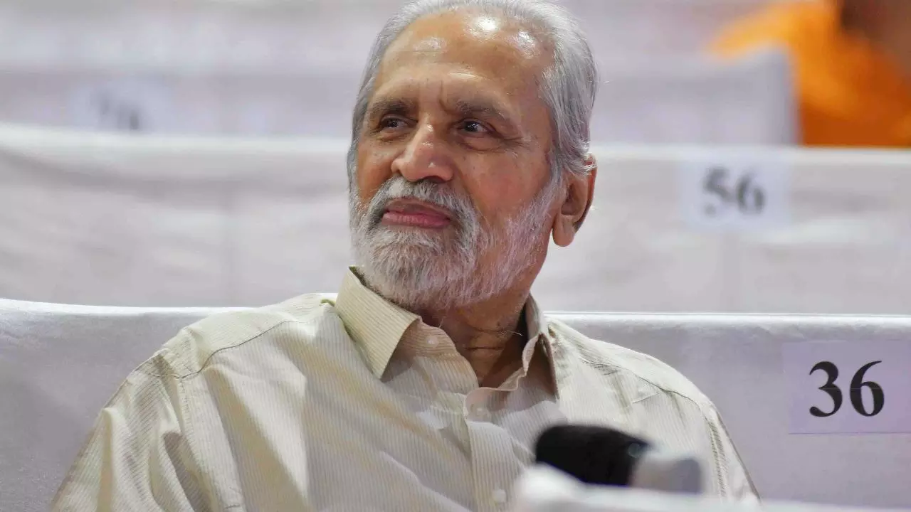 सुरेश कलमाड़ी: पुणे की सियासत से ओलंपिक गलियारों तक - एक ऐसा नाम जिसने राजनीति और खेल दोनों को छुआ