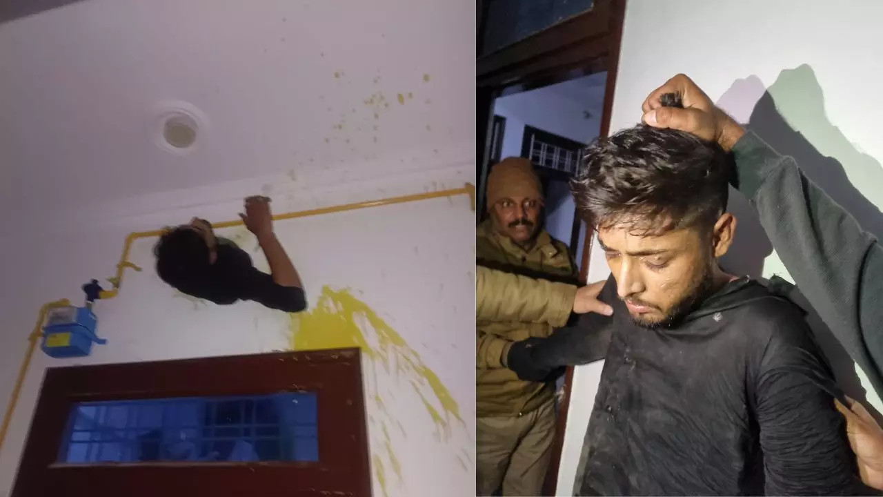 चोरी करने आया चोर, एग्जॉस्ट फैन के छेद में फंसा; सोशल पर वायरल हुआ वीडियो तो यूजर्स बोले- बाबा ने किया चमत्कार...