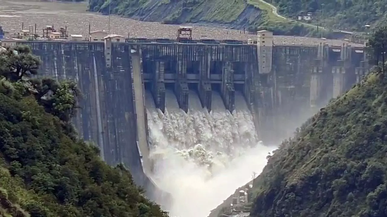 चेनाब पर भारत का मास्टरस्ट्रोक! अब बिन पानी तरस जाएगा पाकिस्तान, 4 हाइड्रो पावर प्रोजेक्ट्स ख़त्म कर देंगे वॉटर लाइफलाइन