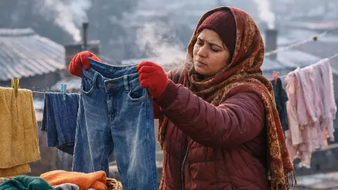 ठंड में कपड़े सुखाना बना सिरदर्द? अपनाएं ये देसी ट्रिक्स, मिनटों में मिलेगा रिजल्ट