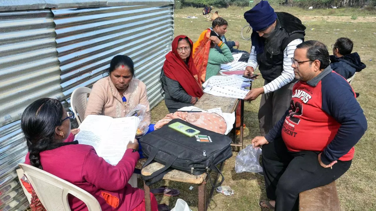 यूपी में वोटर लिस्ट से 2.89 करोड़ नाम कटने पर BJP में ही बढ़ी चिंता, हर बूथ पर 200 नए वोटर जोड़ने का टारगेट